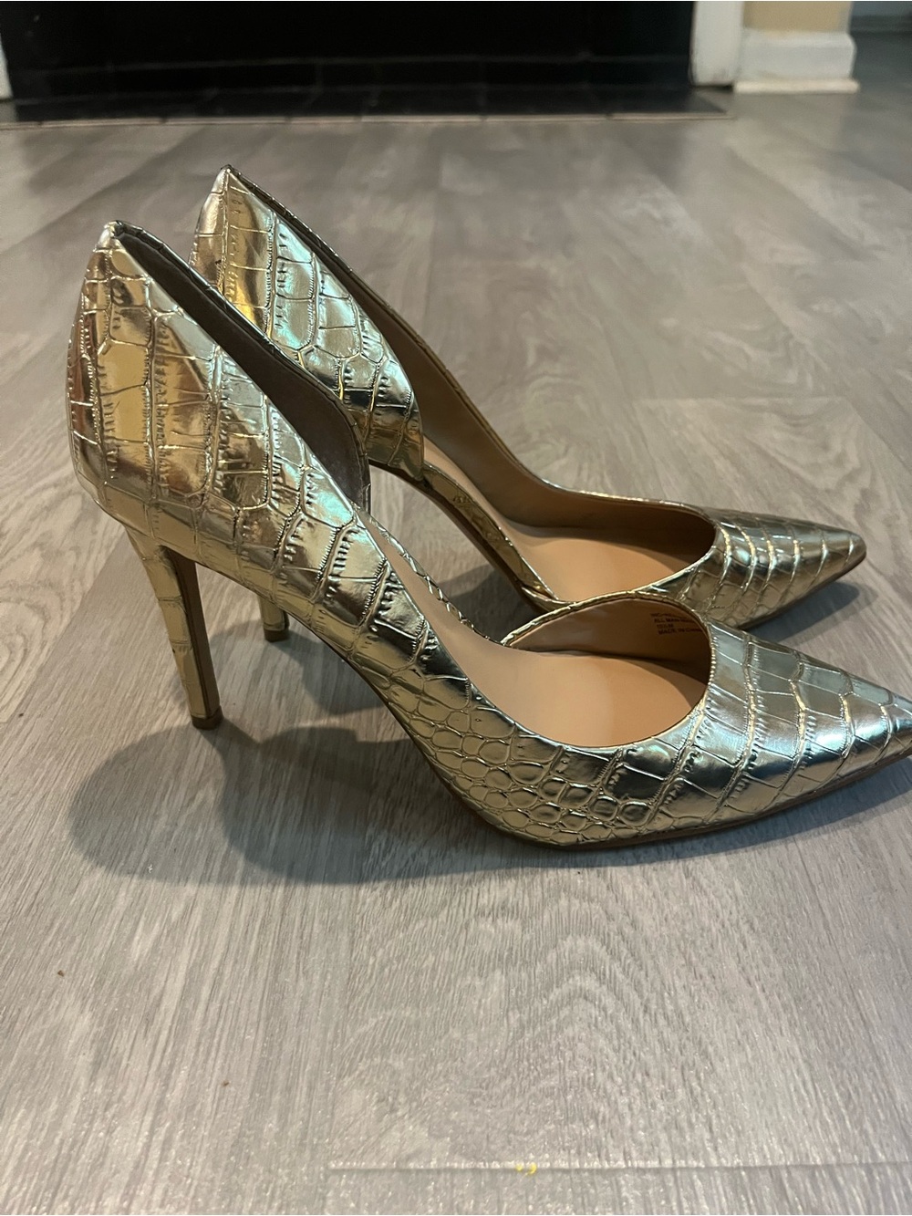 INC International Concepts Metallic Gold Croc-Embossed Pointed-Toe Pumps - Picture 4 of 8